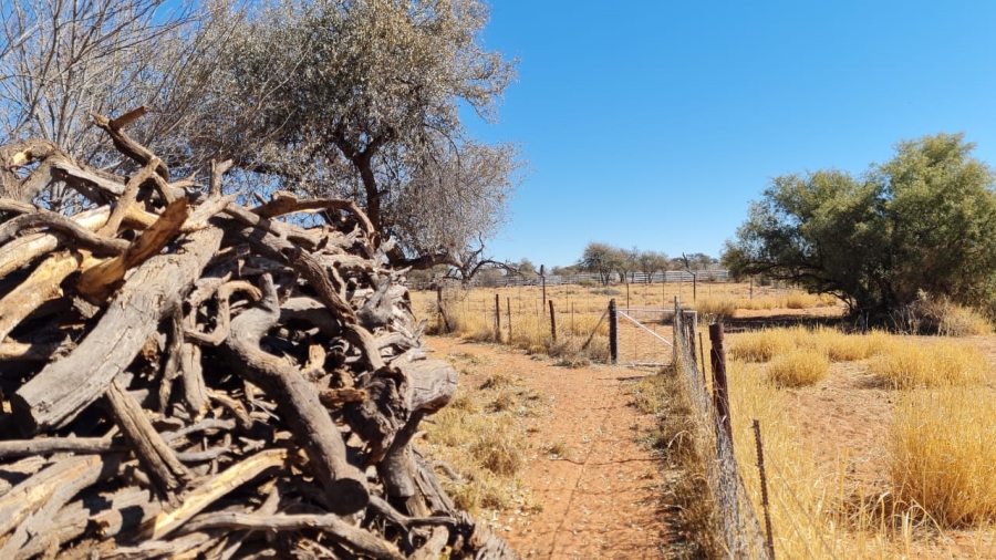 6 Bedroom Property for Sale in Olifantshoek Rural Northern Cape